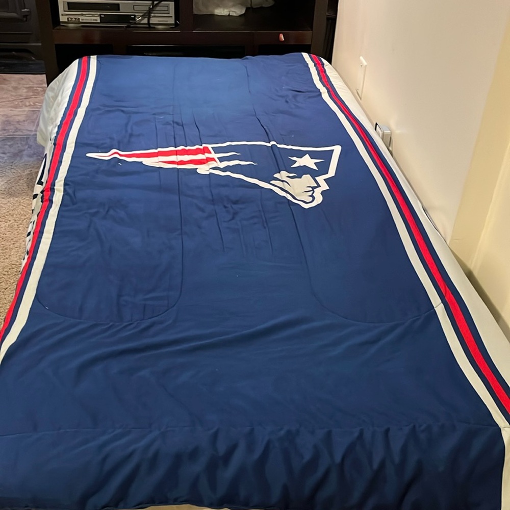 New England Oatriots twin sz Comforter